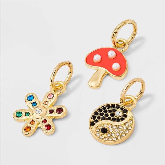 Gold Paperclip Chain Bracelet W/ (9) Charms
Rainbow Mushroom Fruit Yin Yang NWT - Picture 8 of 16